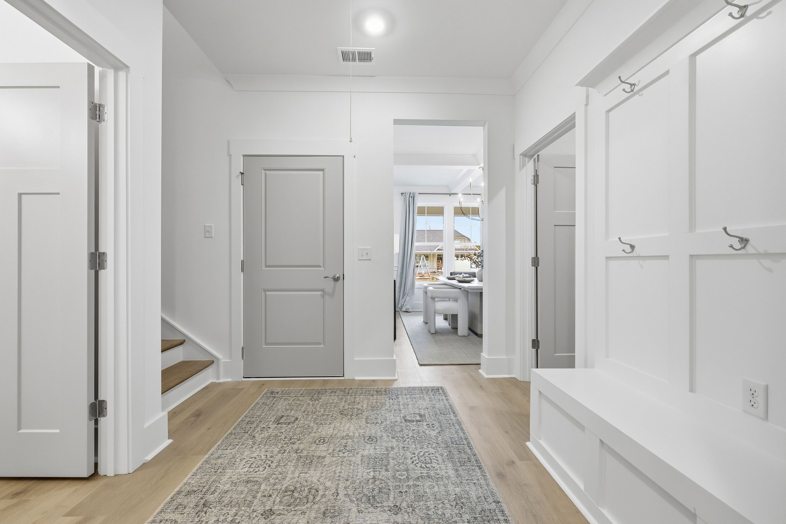 Carolyn II - Hallway