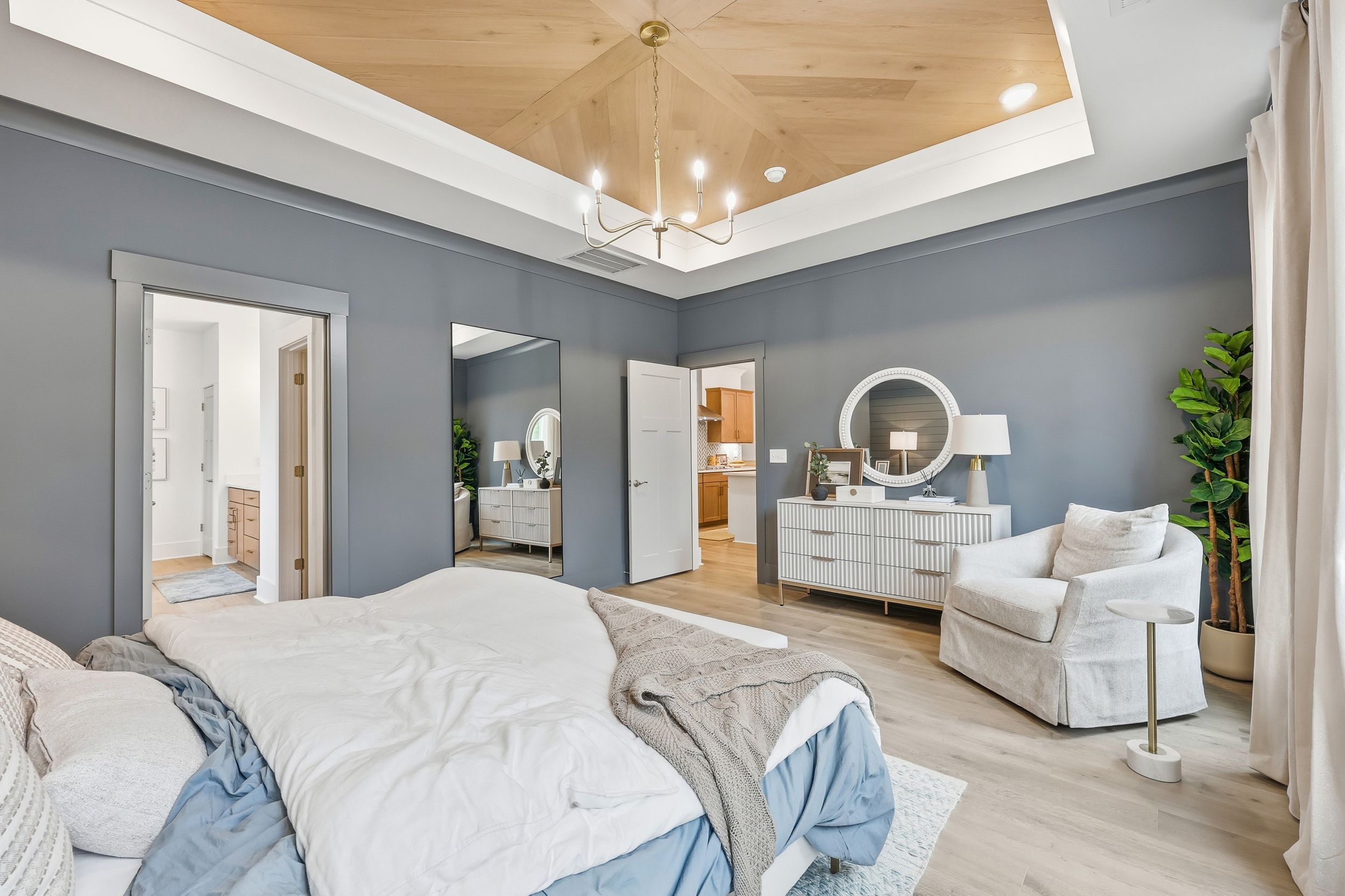 Carolyn II - Primary Suite