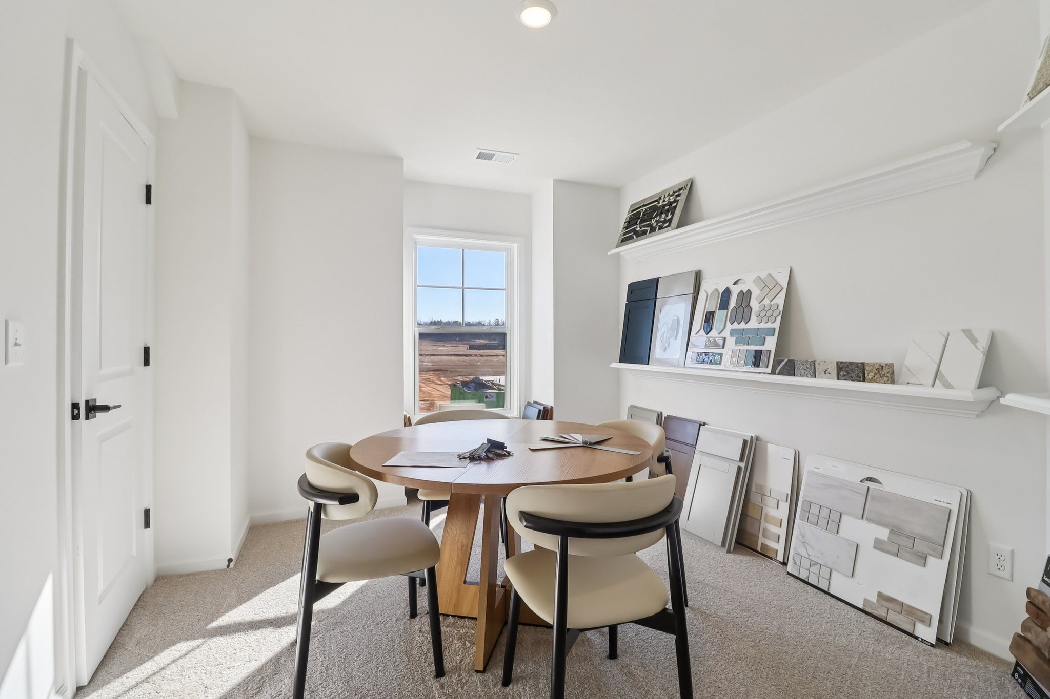 Makenzie II - Office