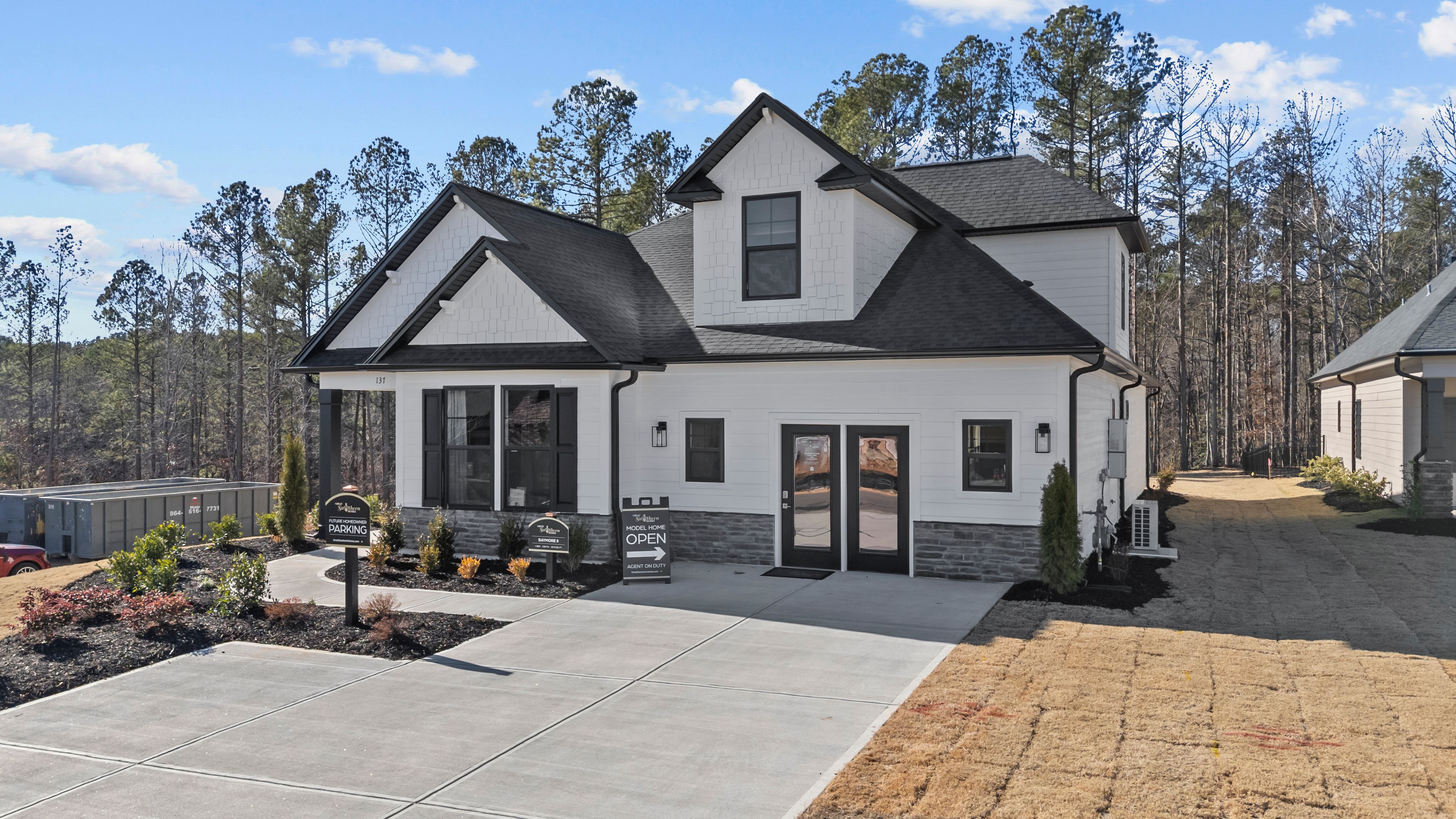 Baymore II Front Exterior