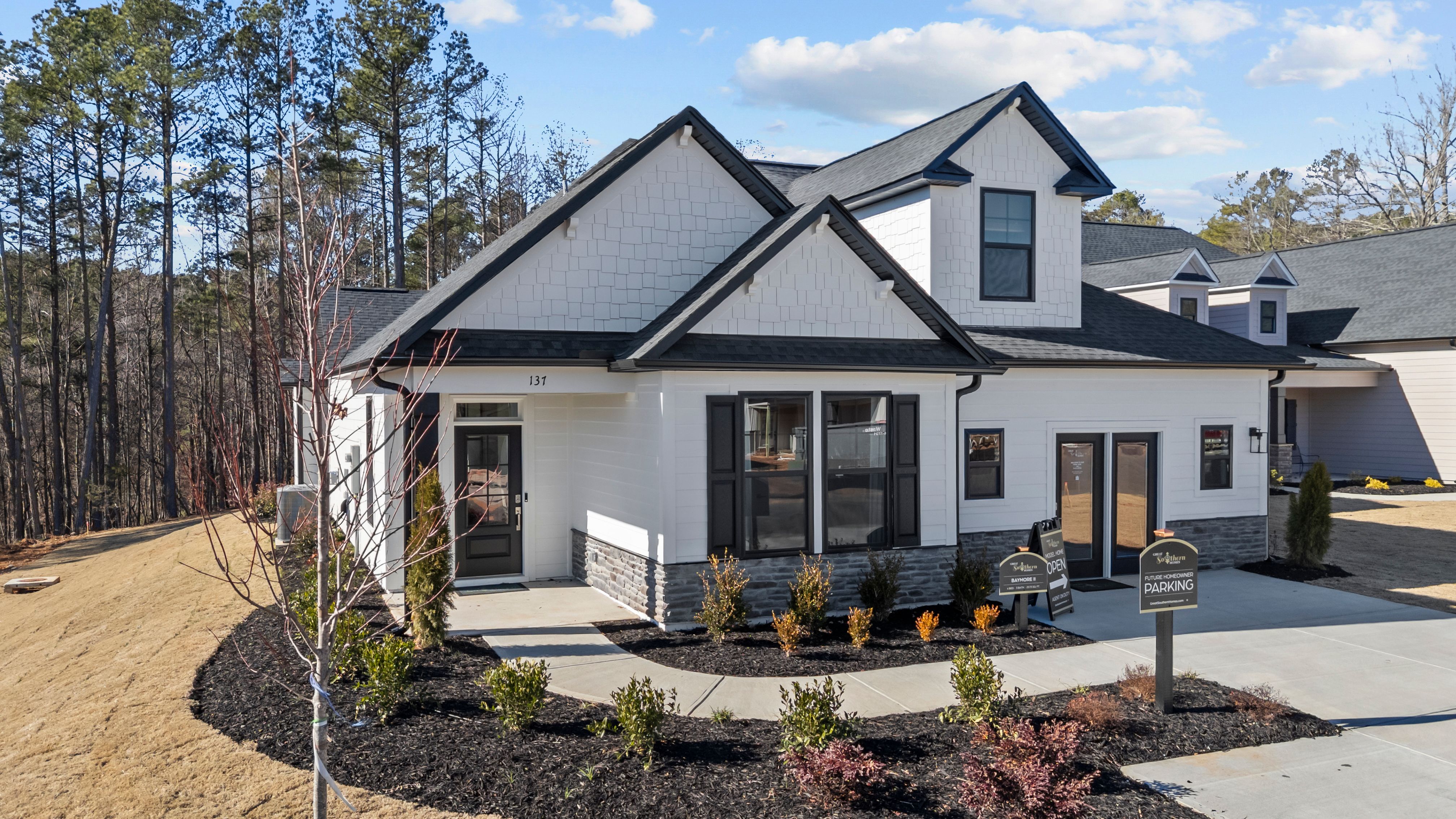 Baymore II Front Exterior