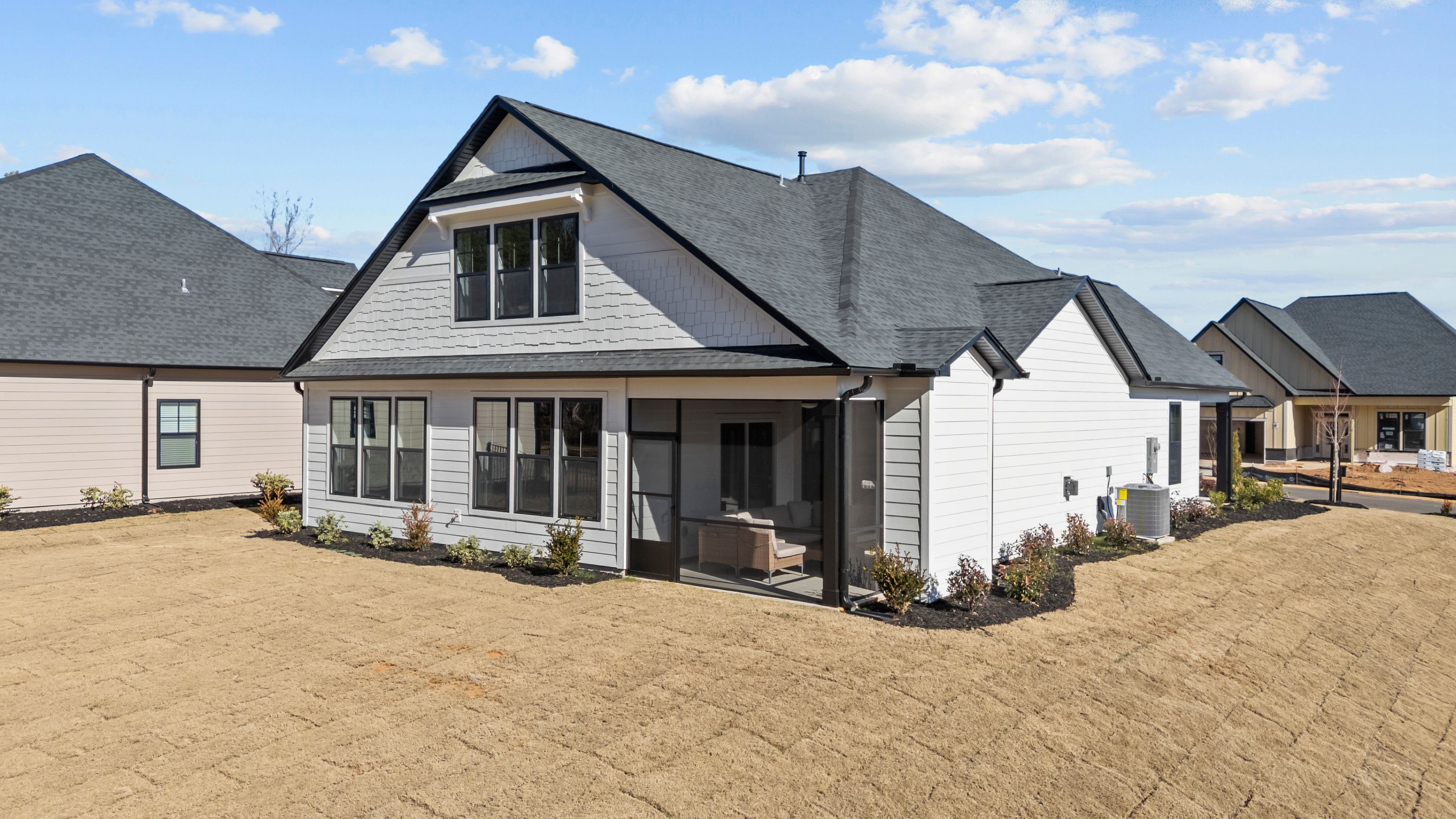 Baymore II Back Exterior