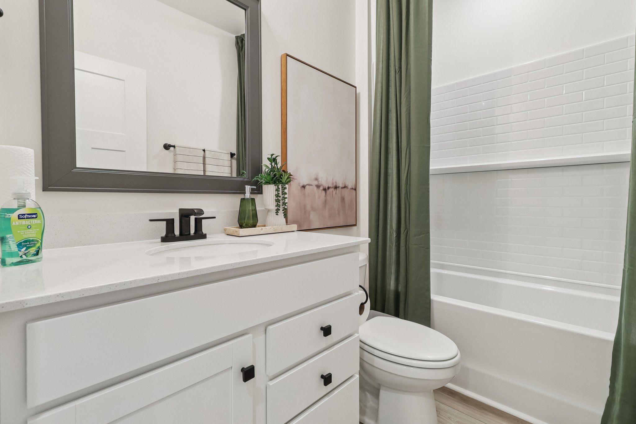 Bradley II - Bathroom