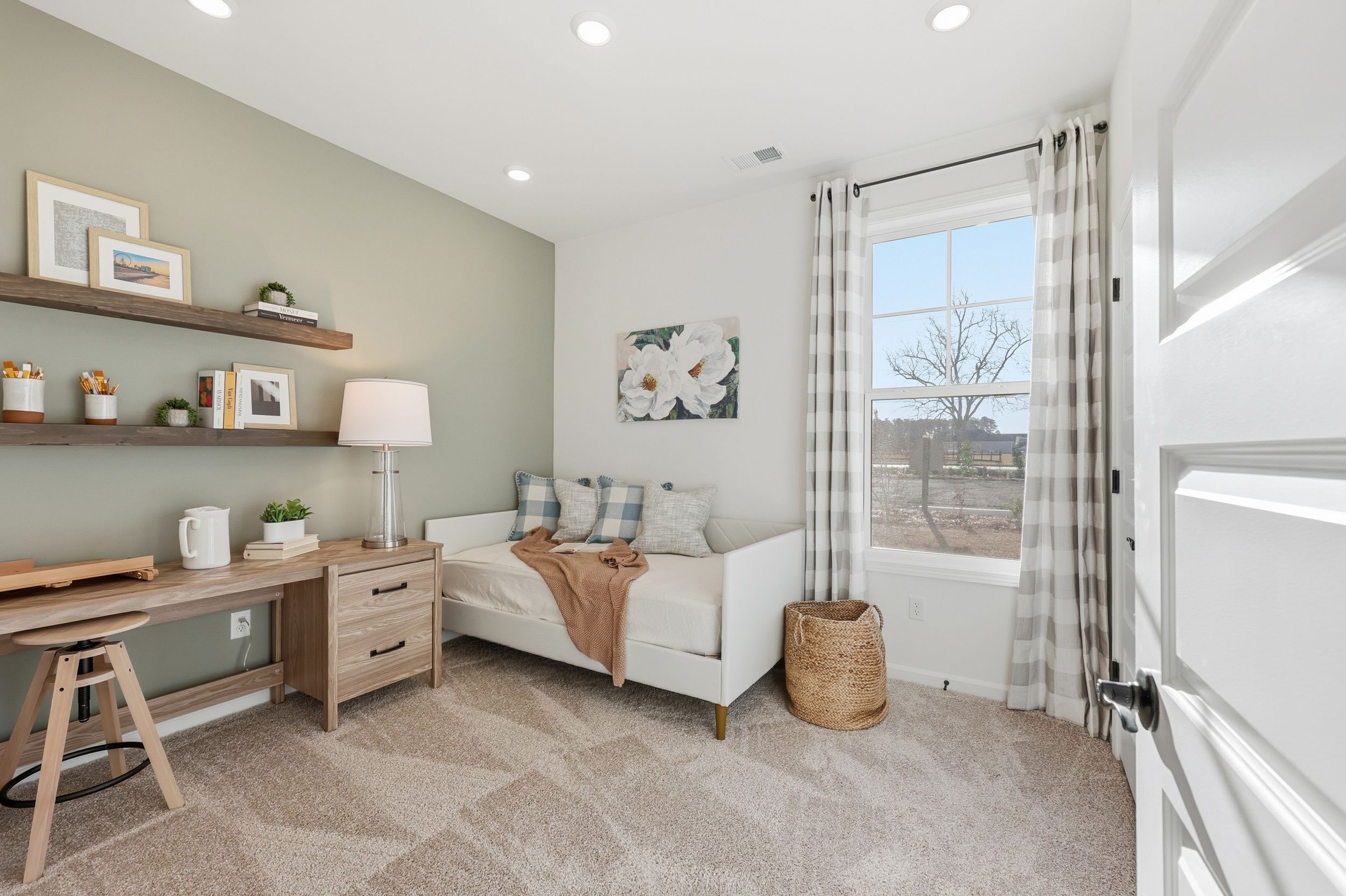 Courtney II - Bonus Room