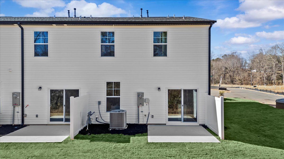 Meghan II Back Exterior