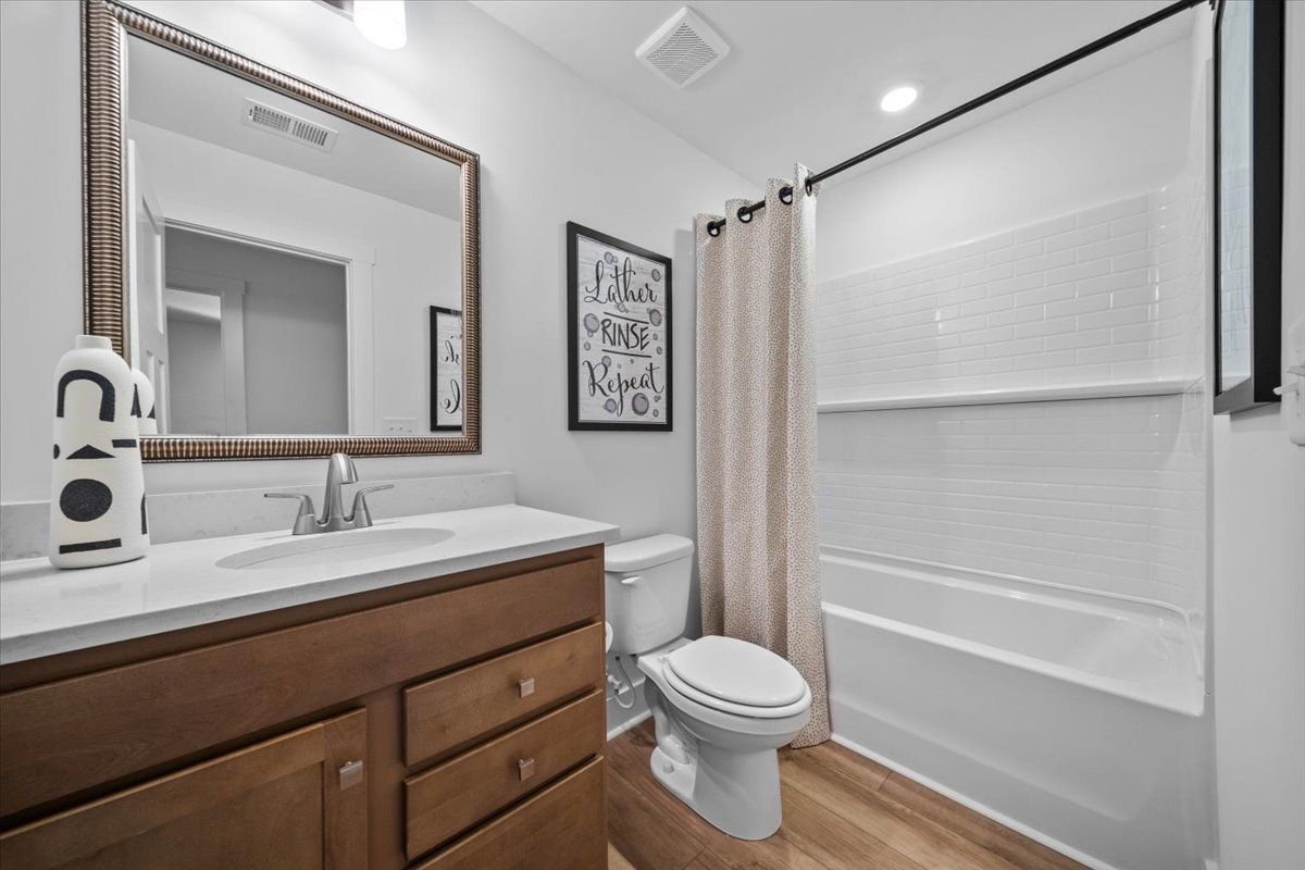 Crestfall II Bathroom