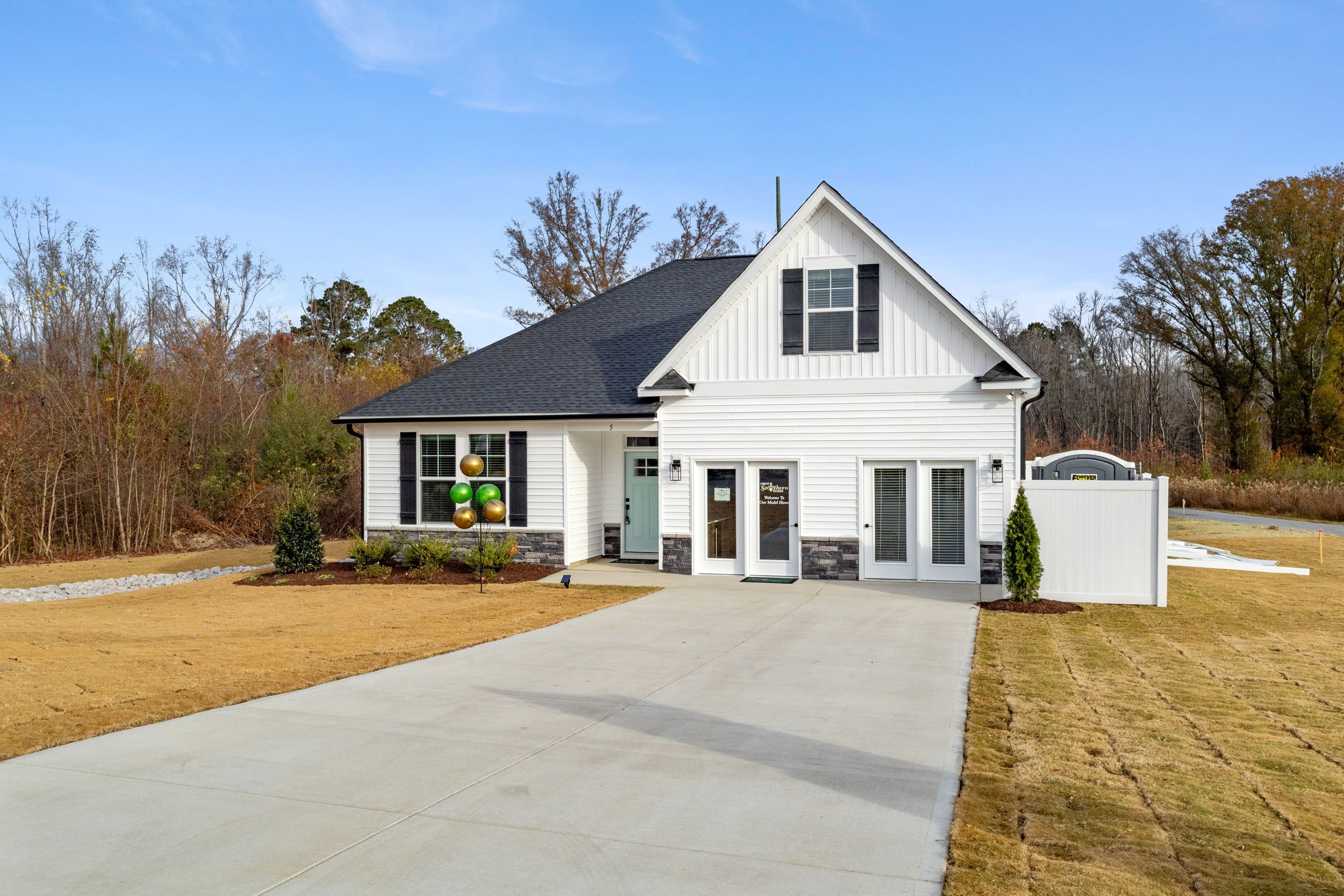 Julie II Front Exterior