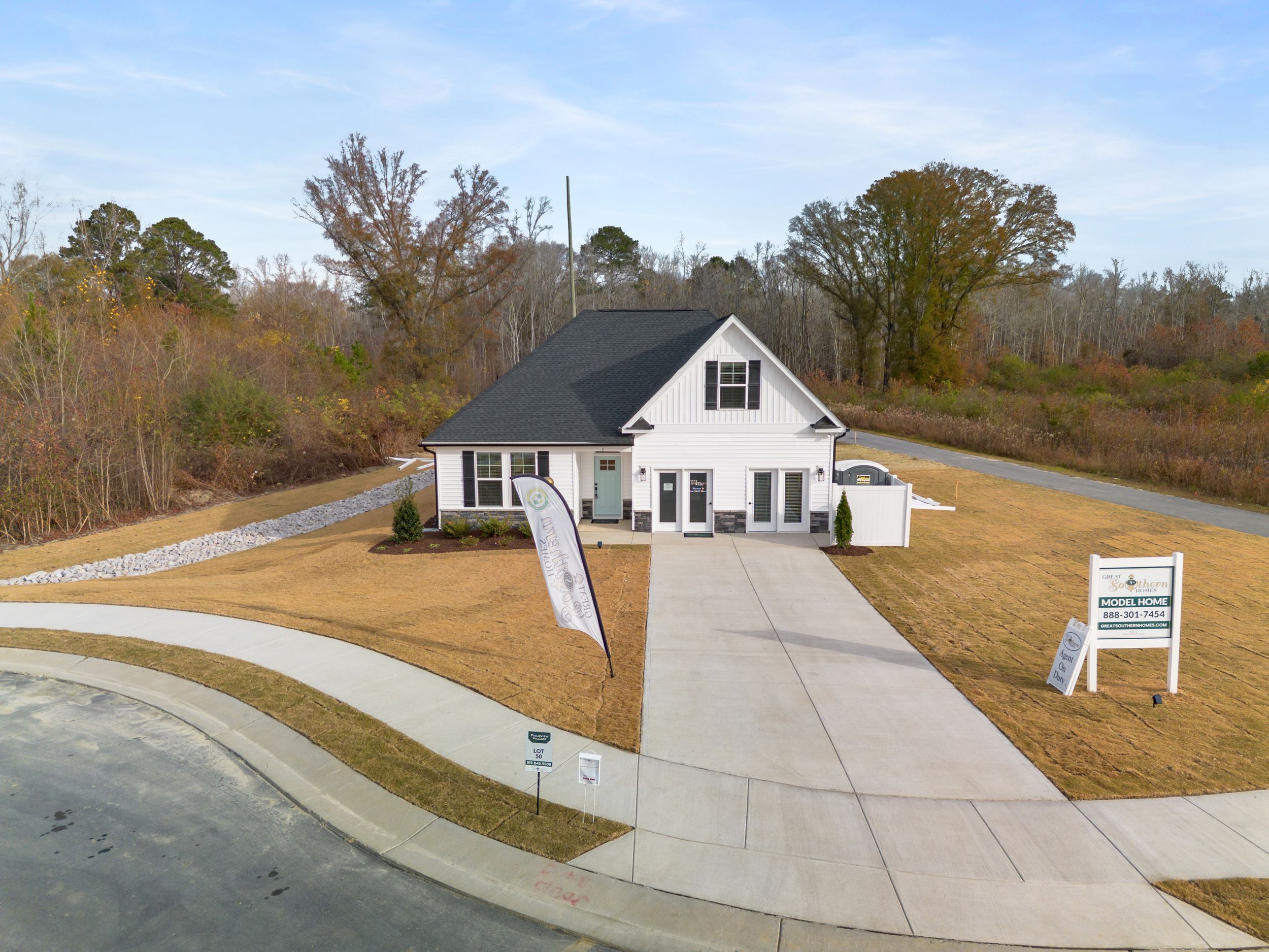 Julie II Front Exterior