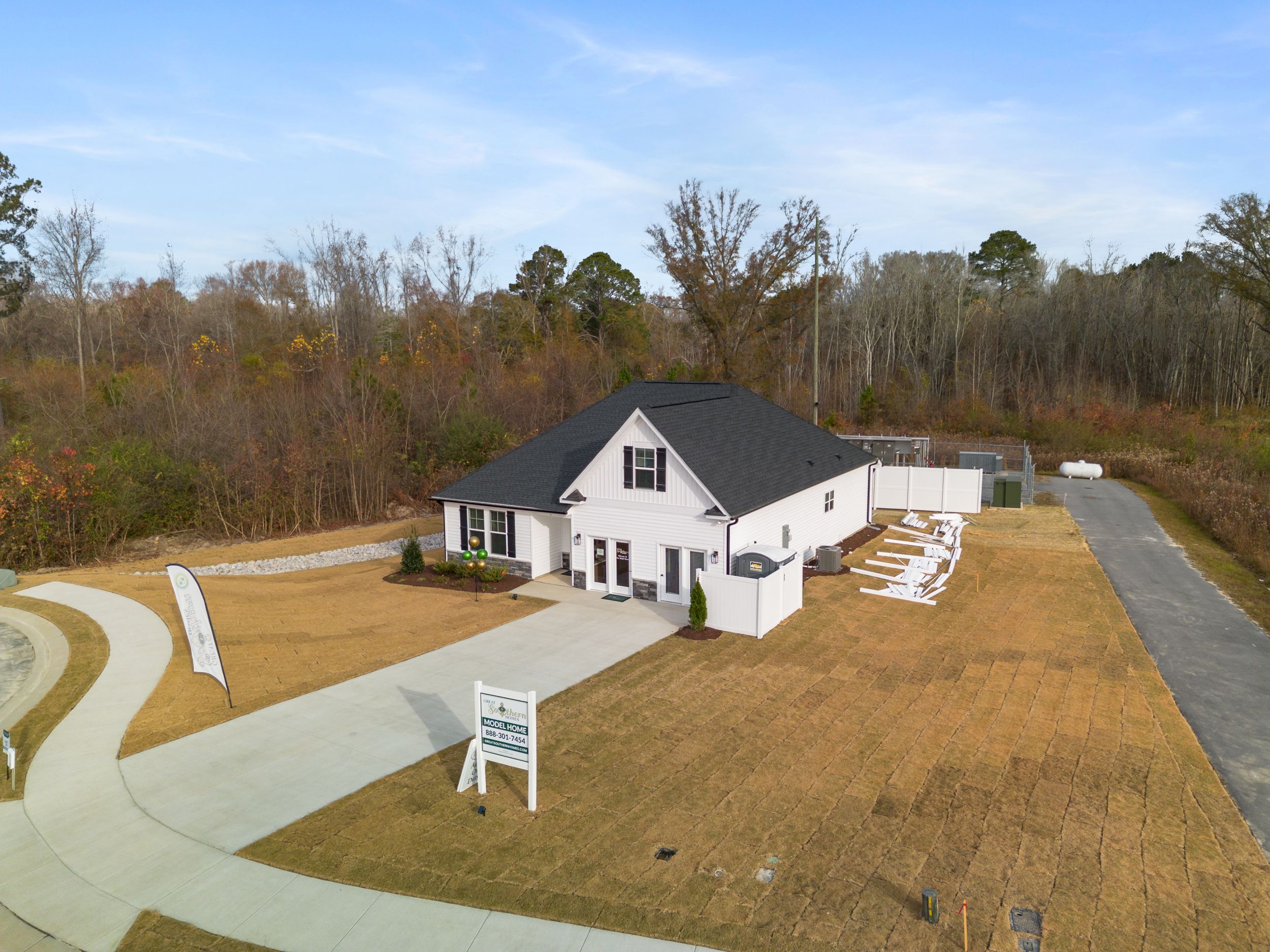 Julie II Front Exterior