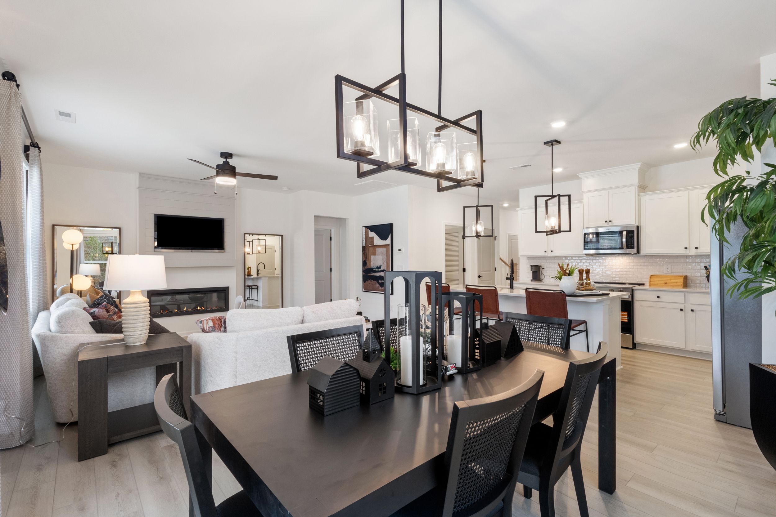 Julie II Dining Room