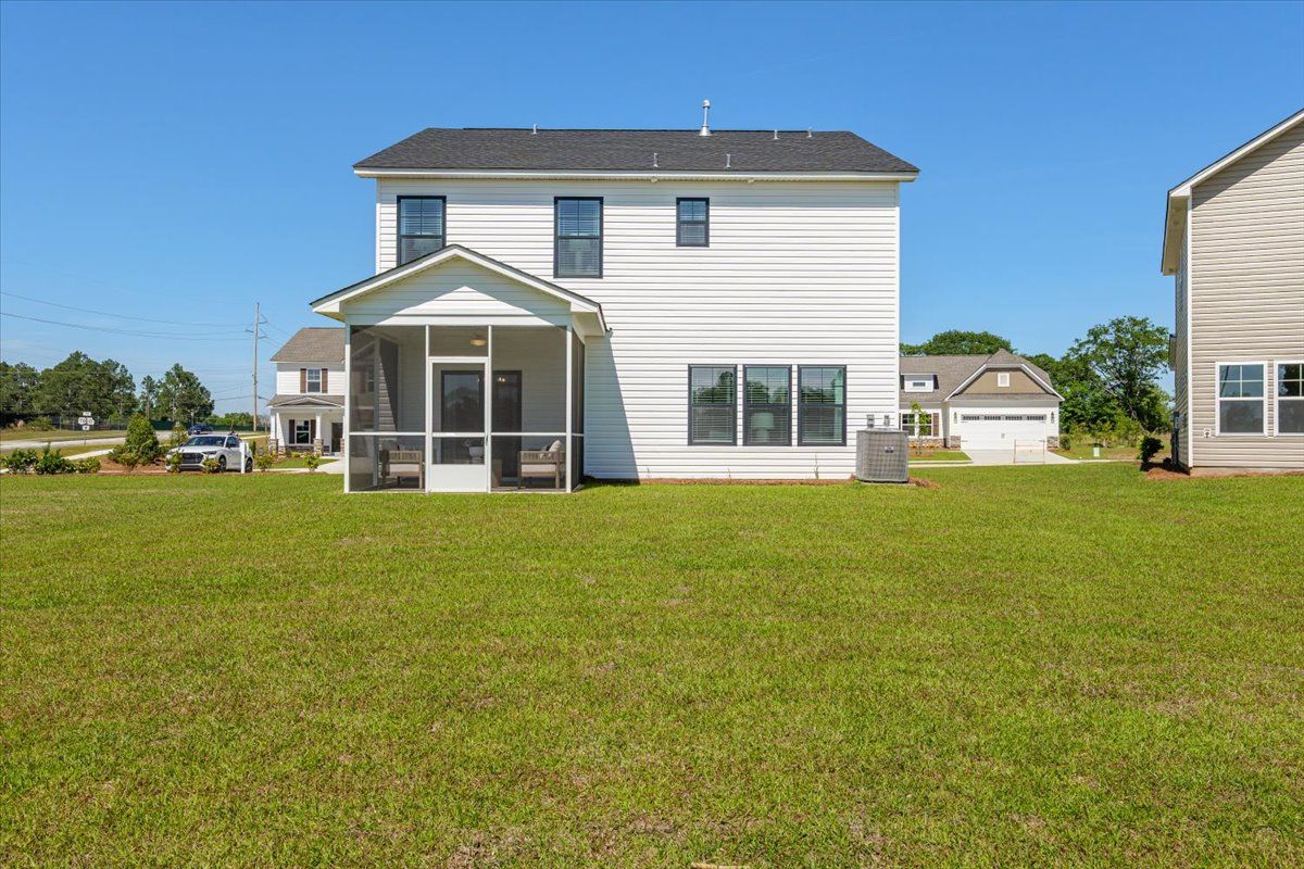 Benton II - Back Exterior