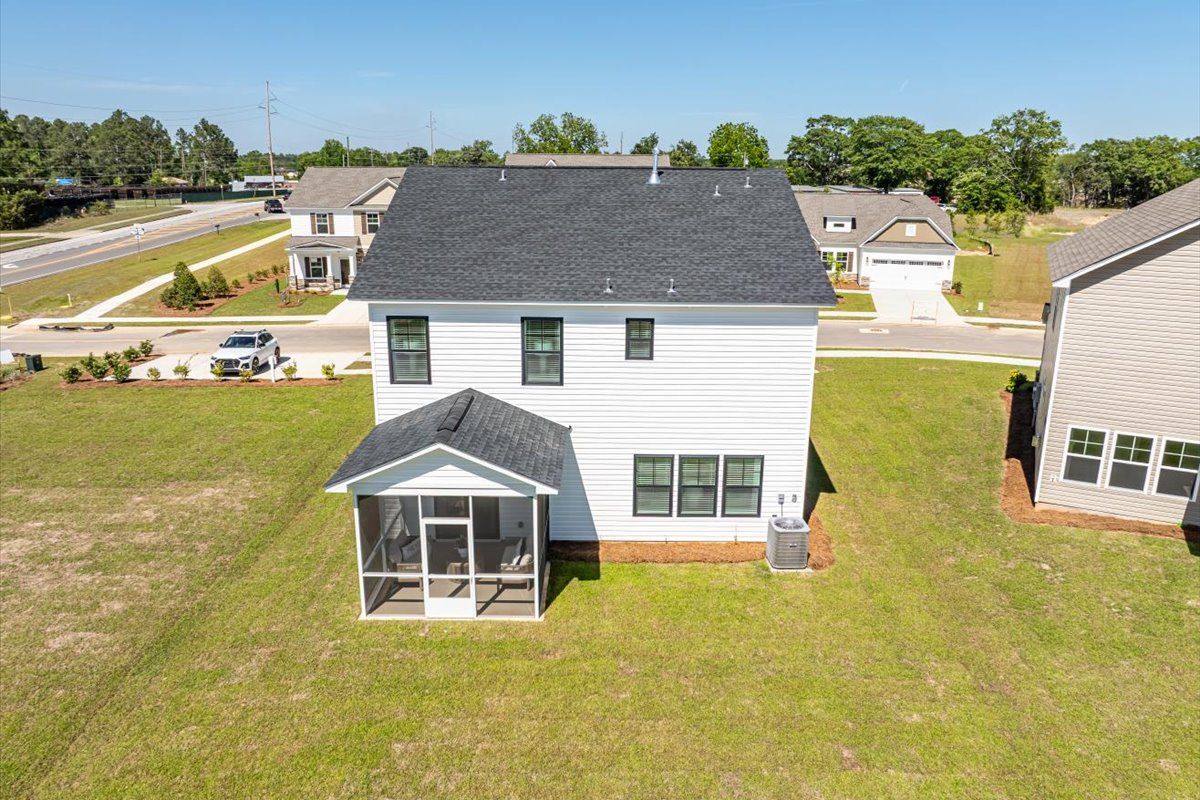 Benton II - Back Exterior