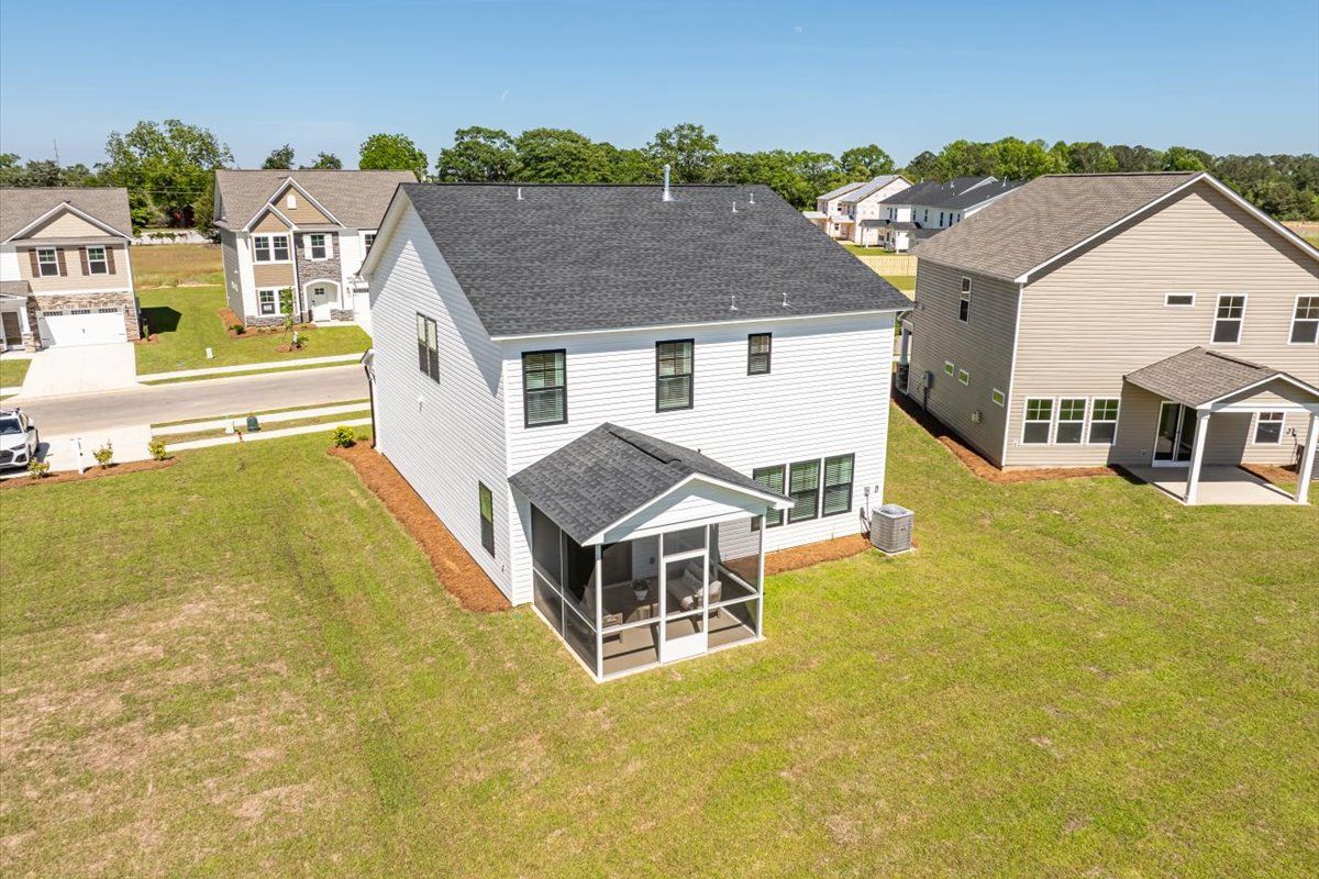 Benton II - Back Exterior