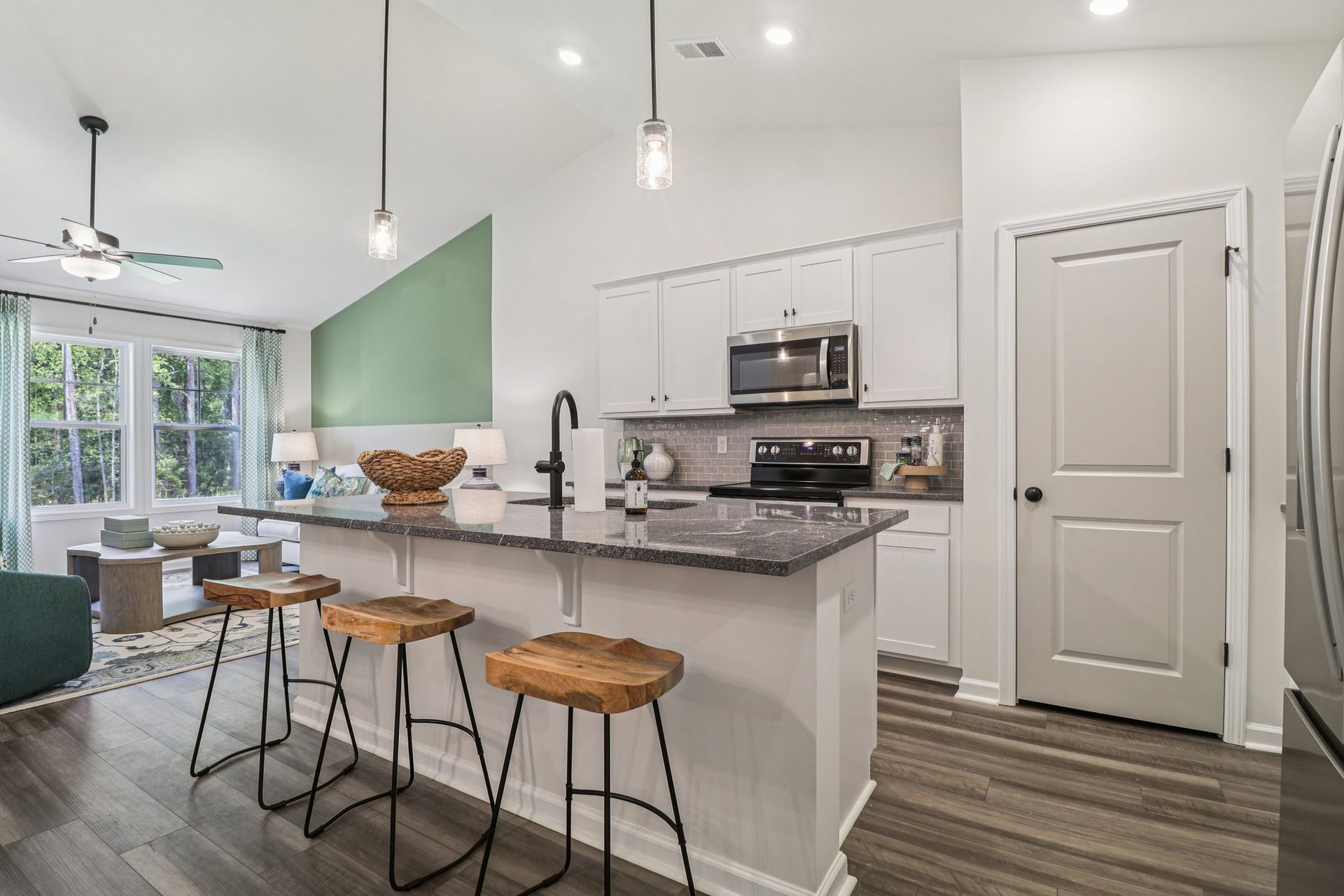 The Earle - Kitchen