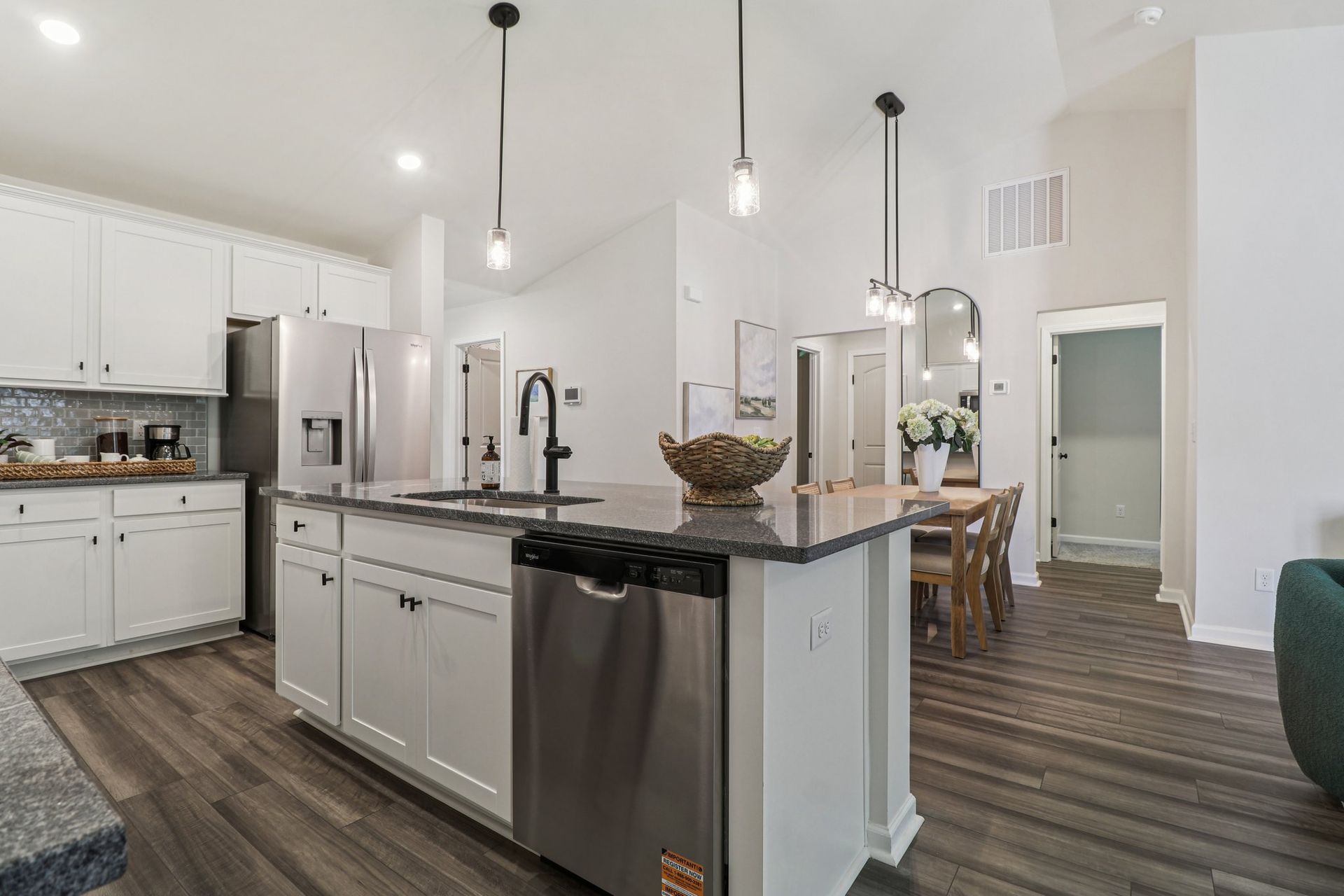 The Earle - Kitchen
