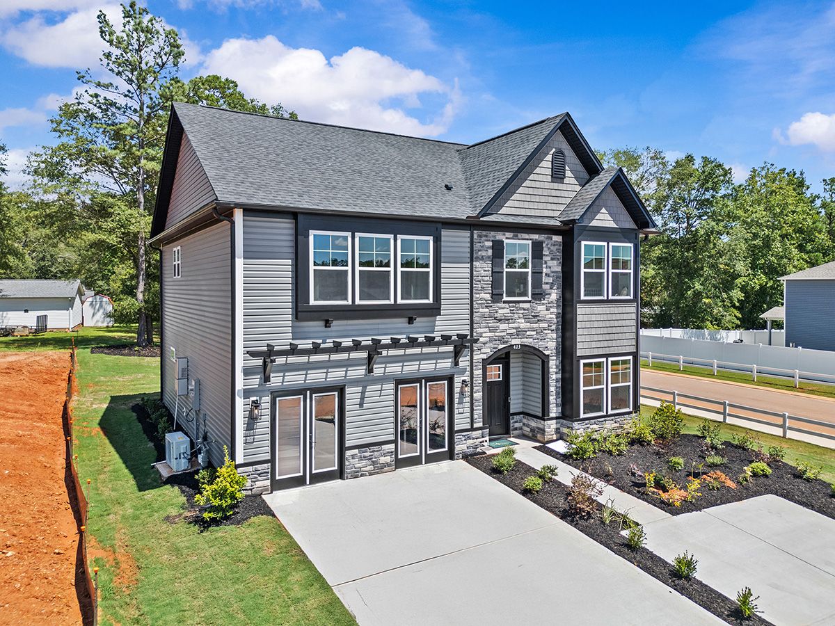 Porter II Front Exterior