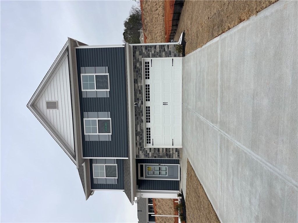 8 Gateway Drive (Hidden Creek II)