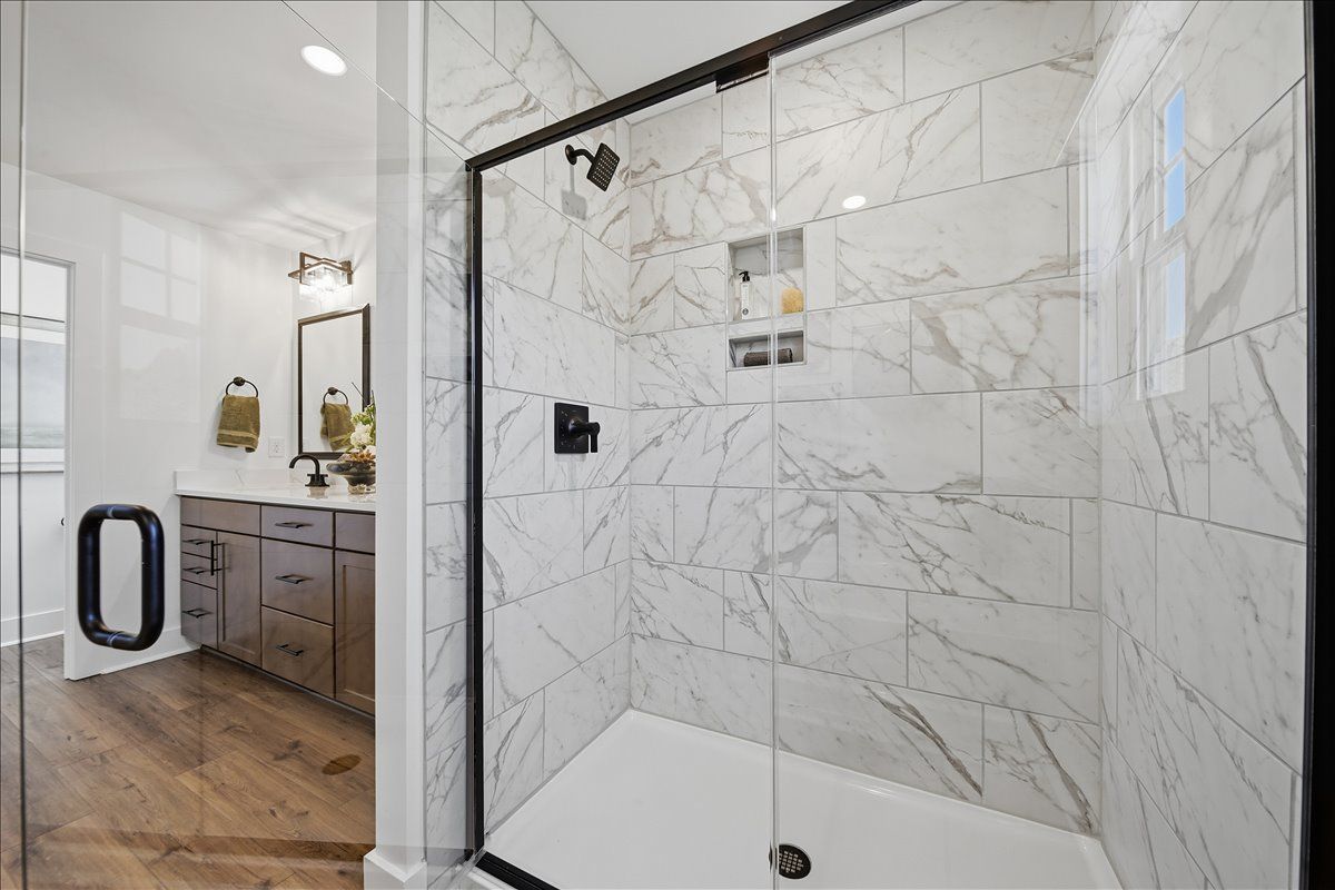 Bradley II Primary Bathroom