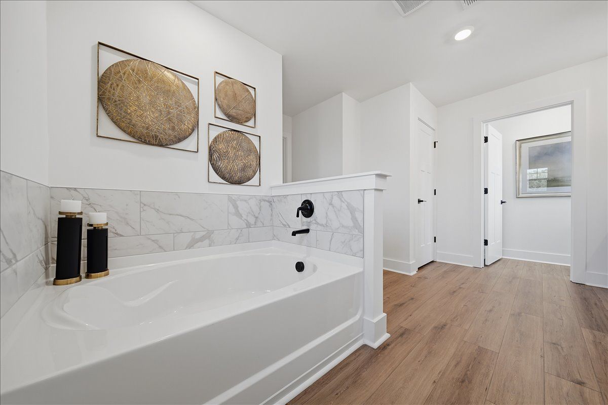 Bradley II Primary Bathroom