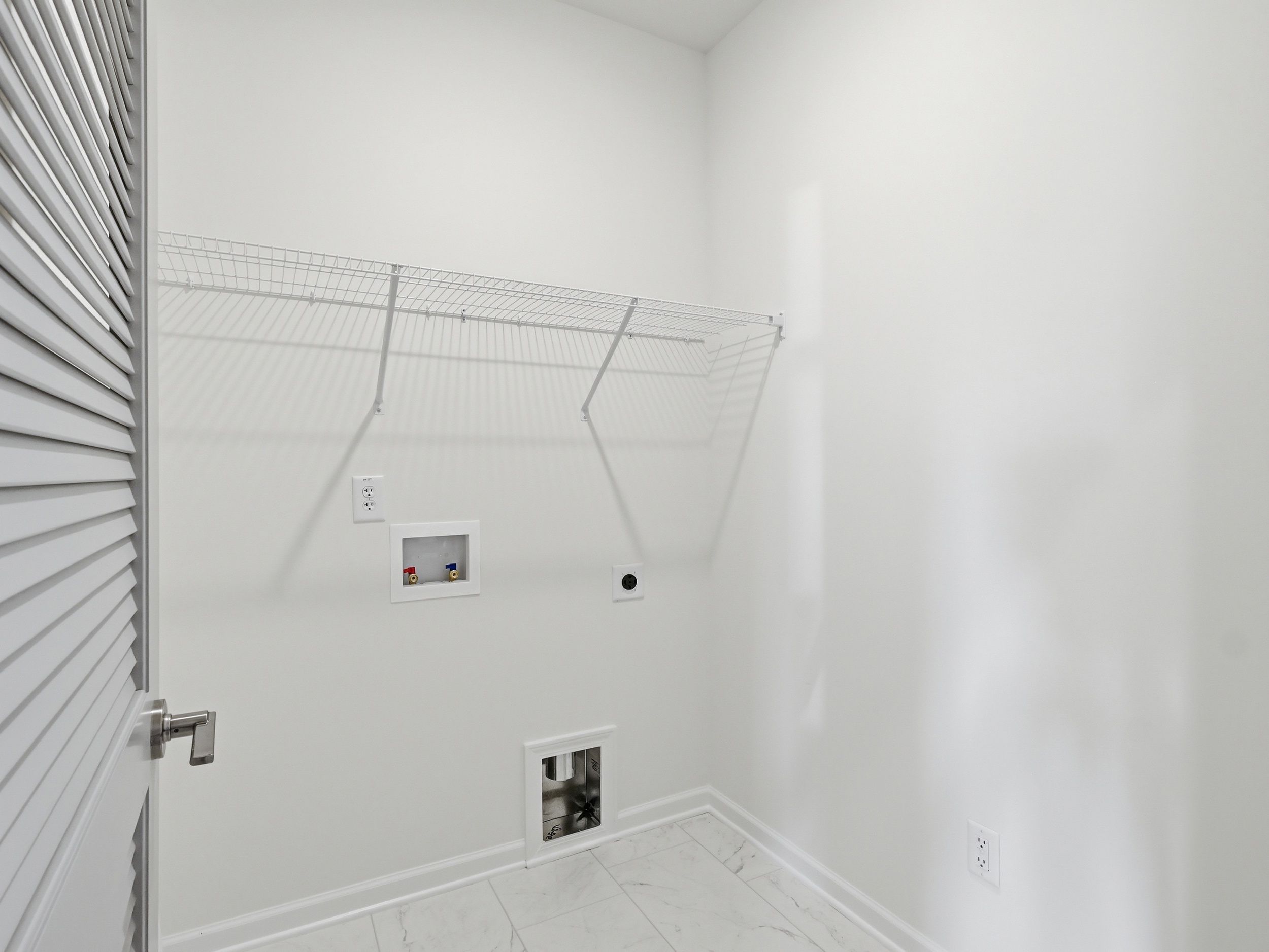 Rivercrest II - Closet