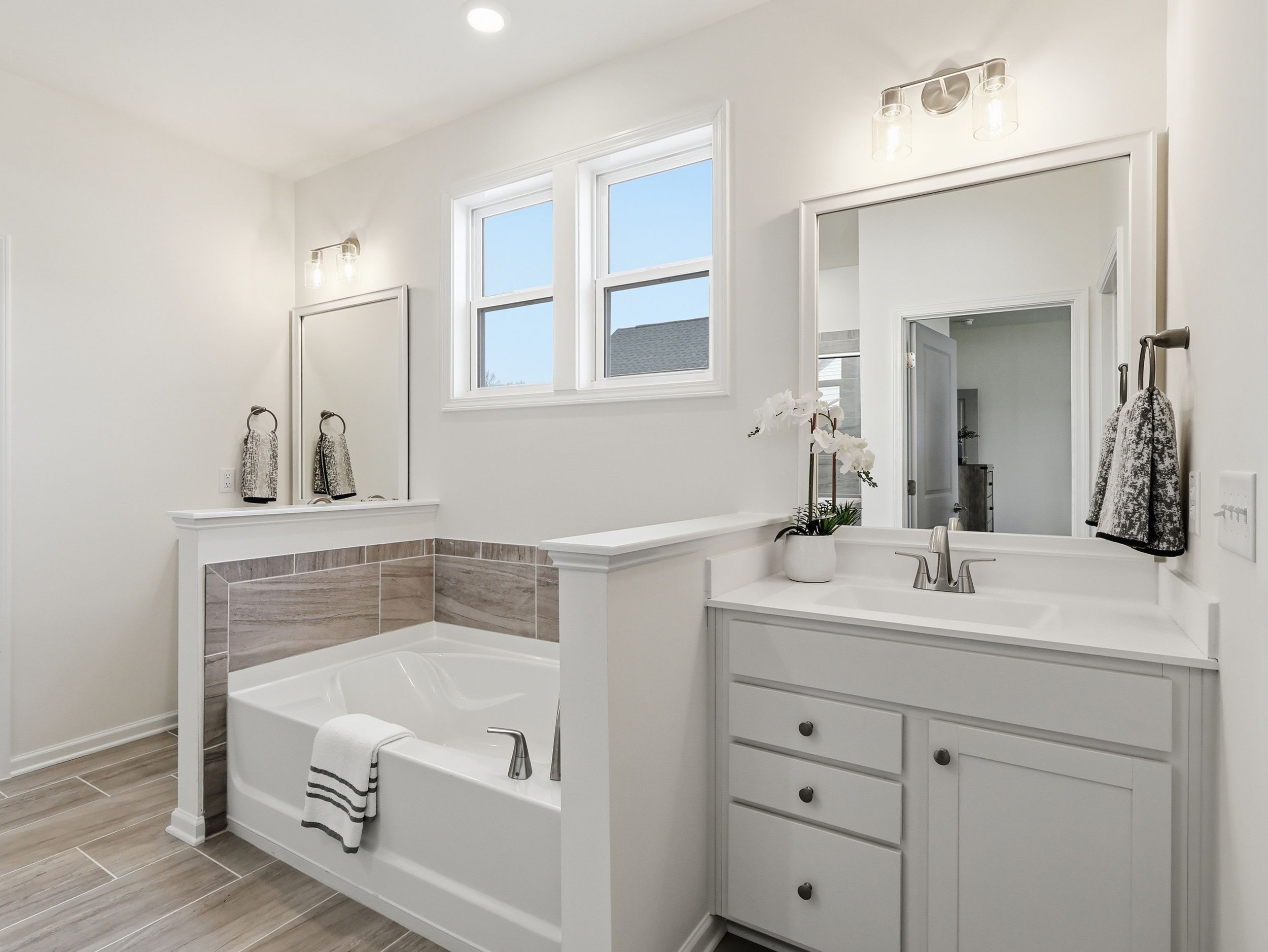 Rivercrest II - Primary Bath