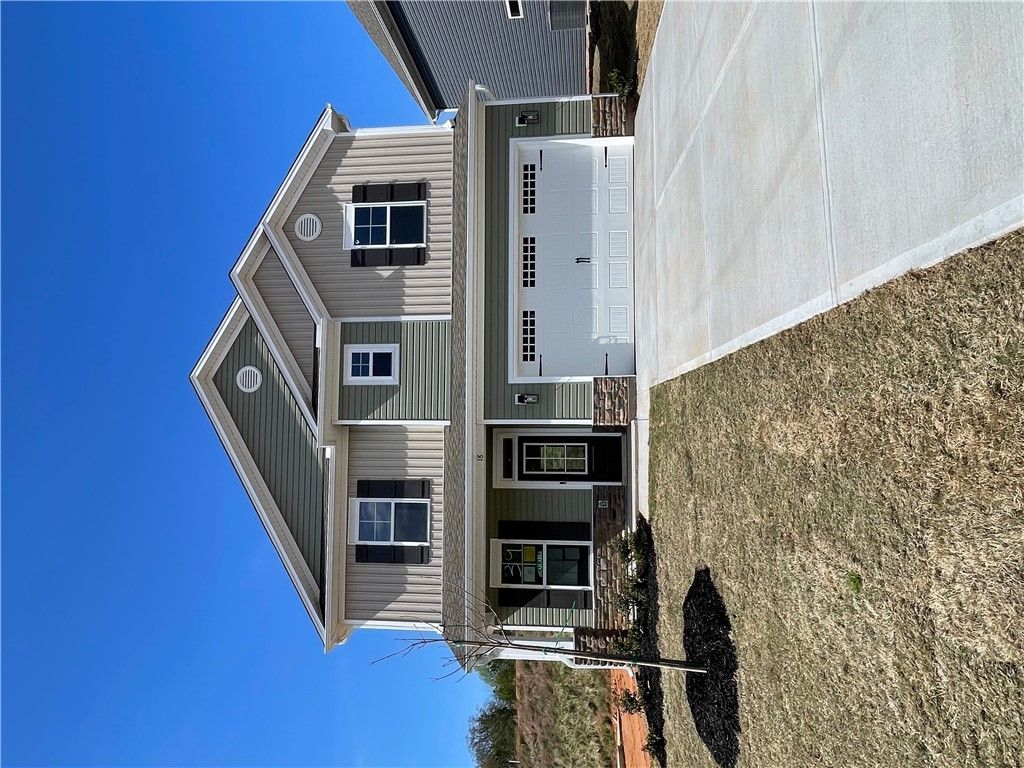 18 Gateway Drive (18 Gateway Drive)