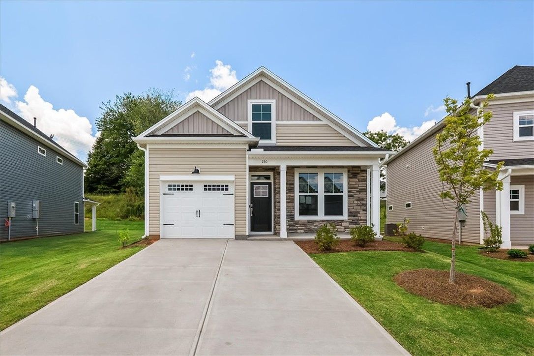 250 Brown Circle (Glenwood II)