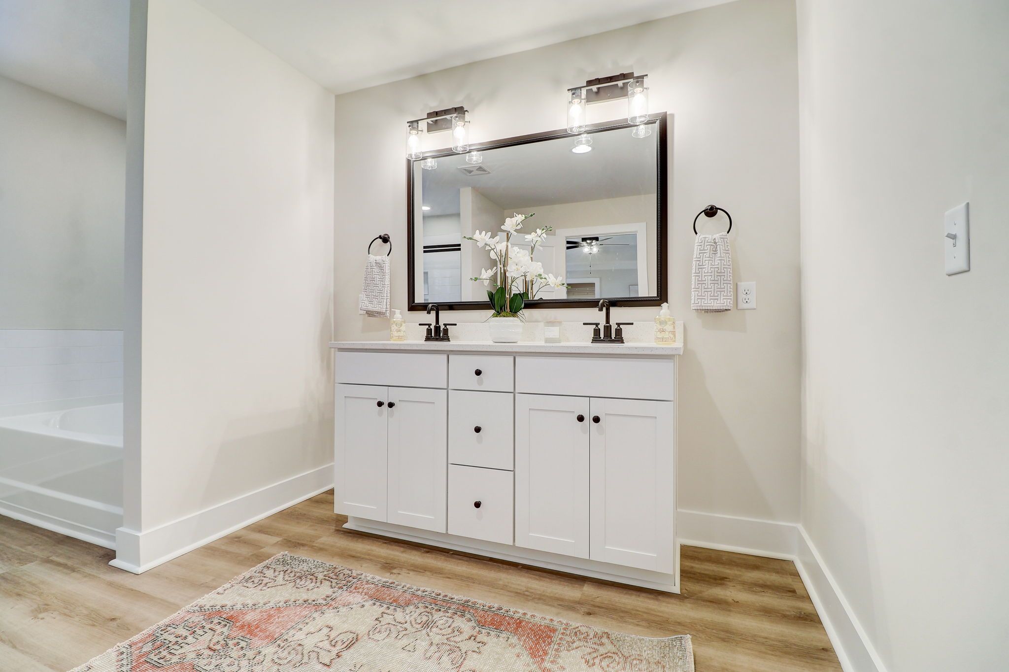 Bradley II Primary Suite Bathroom