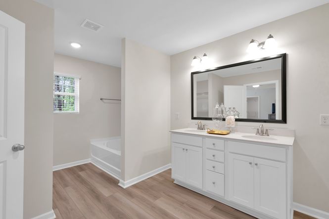 Bradley II Primary Bath