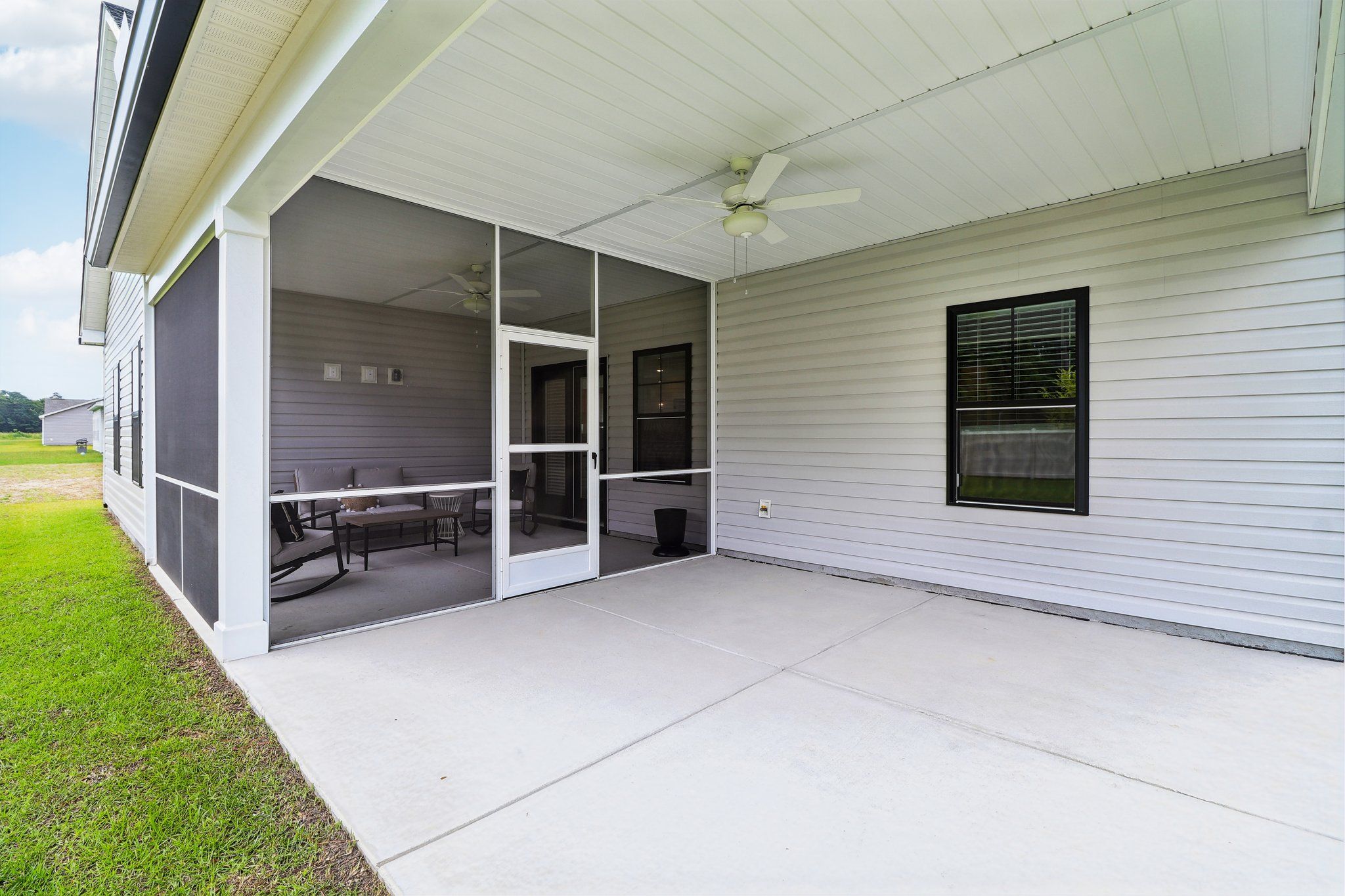 Wisteria II Screened-in Patio