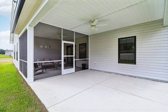 Wisteria II Screened-in Patio