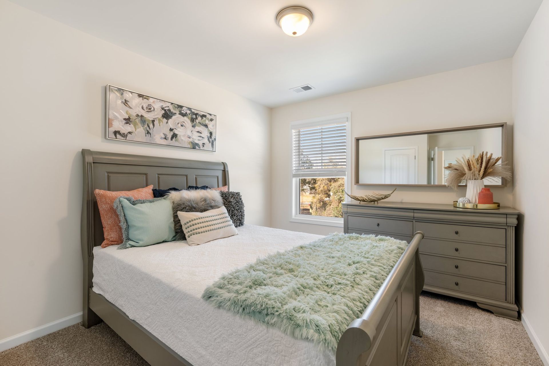 Benjamin - Bedroom