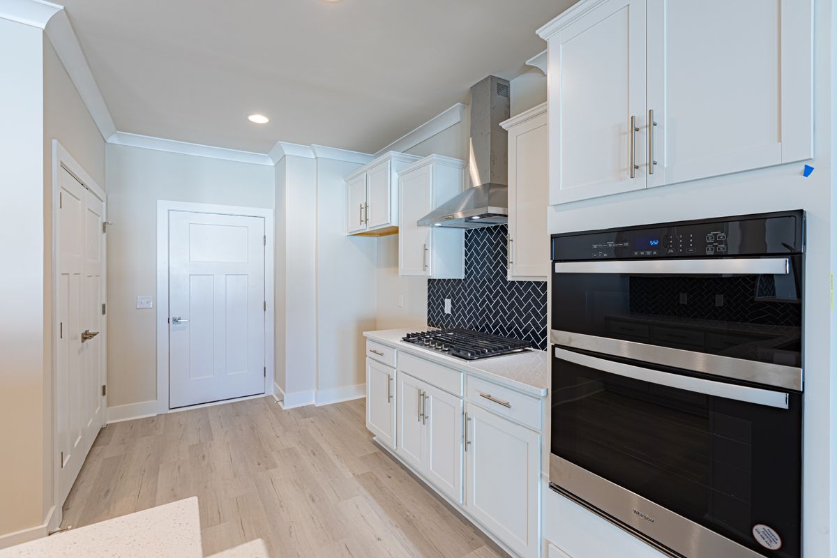 Barnard II Kitchen 2