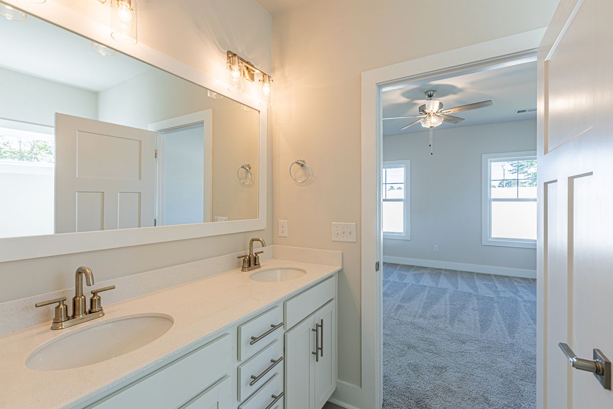 Barnard II Primary Bath 1