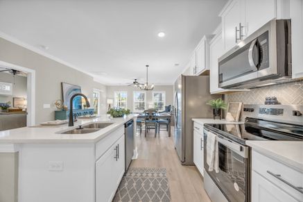 Glendale II Kitchen 4