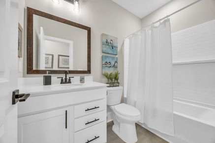 Glendale II Bathroom 2