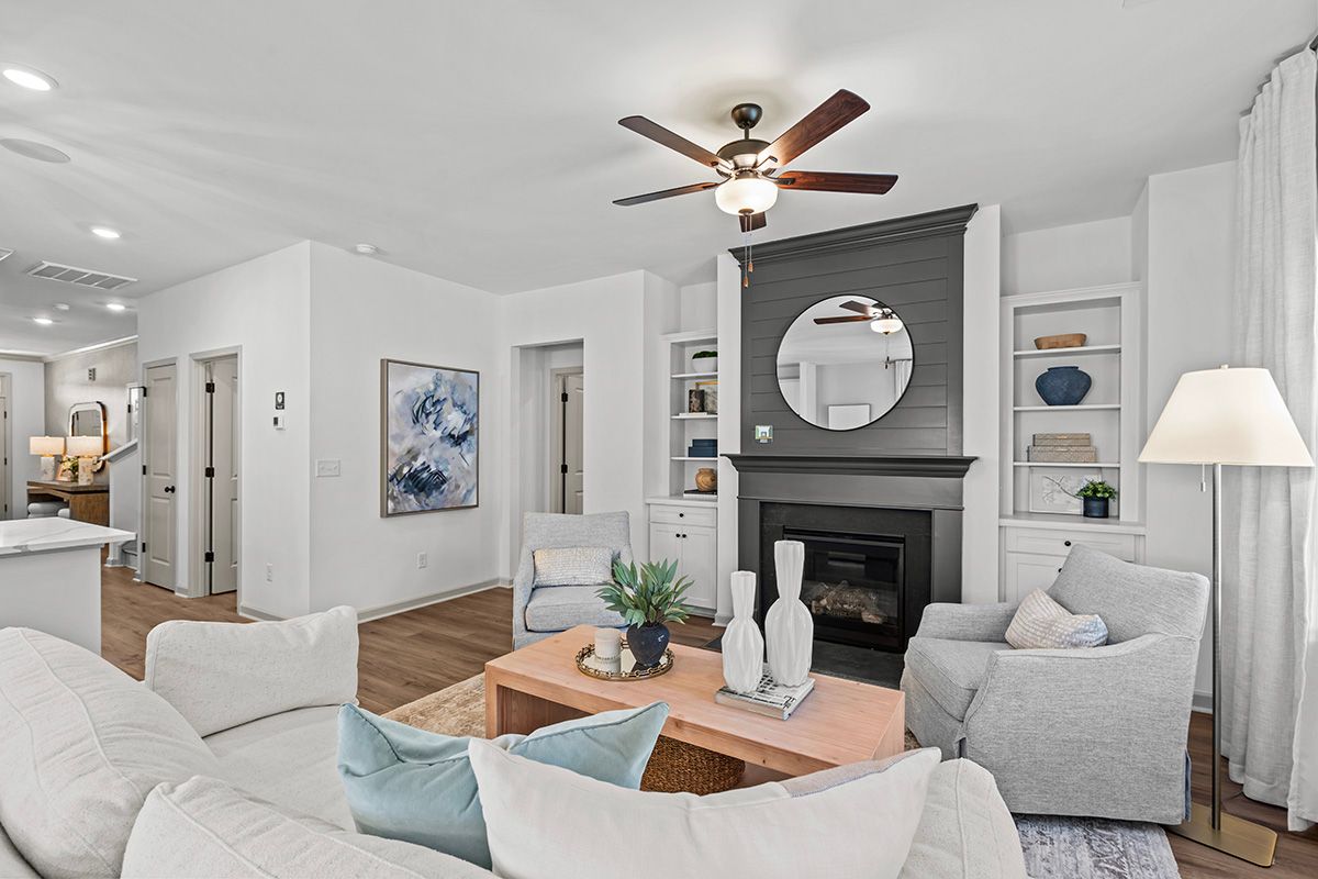 Julie II - Great Room