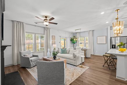 Julie II - Great Room