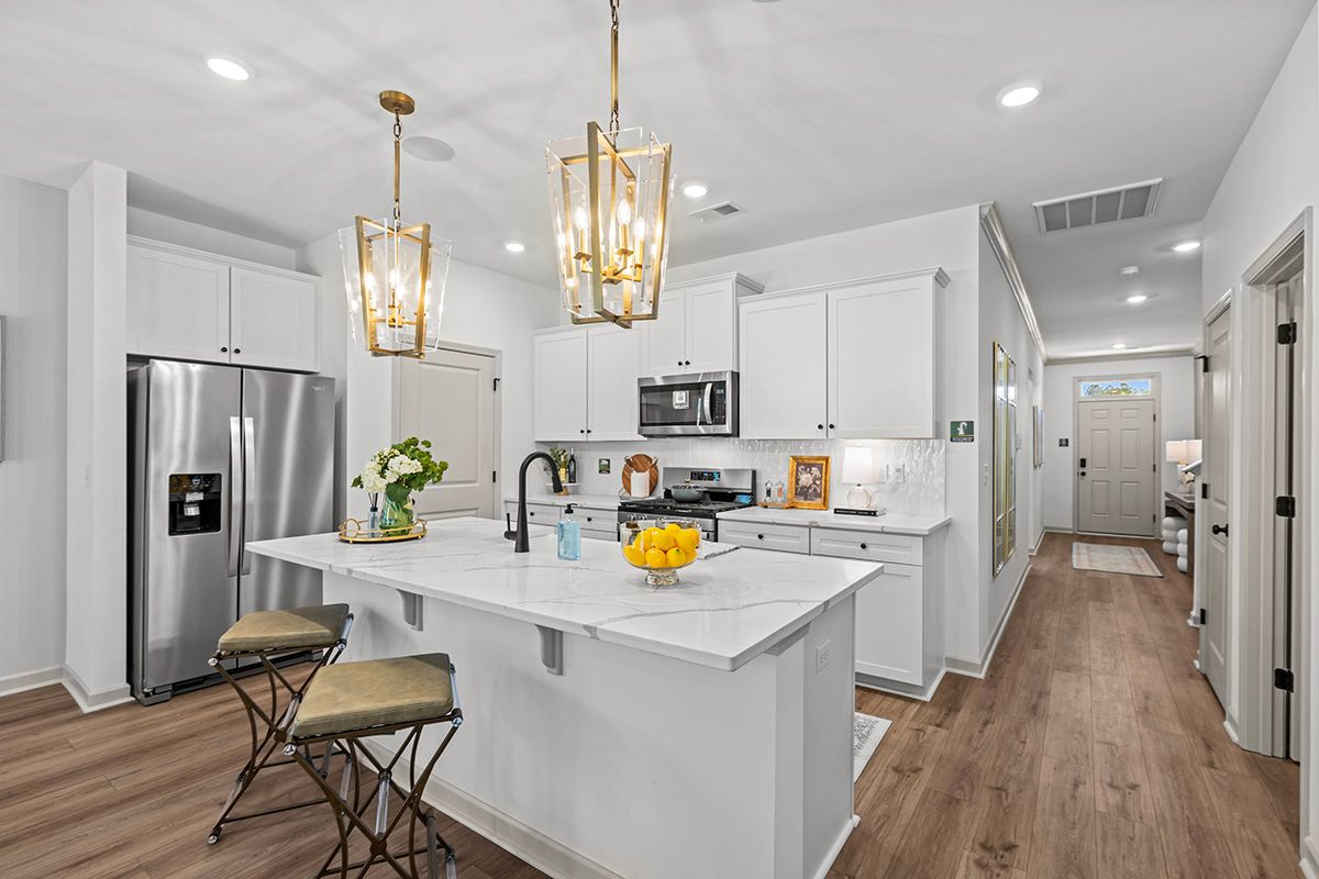 Julie II - Kitchen