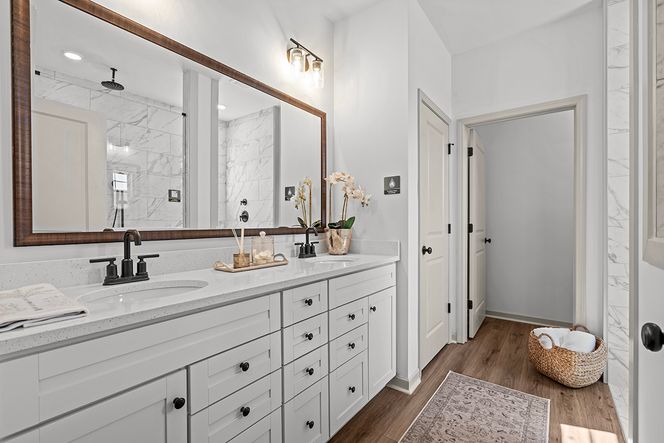 Julie II - Master Bath