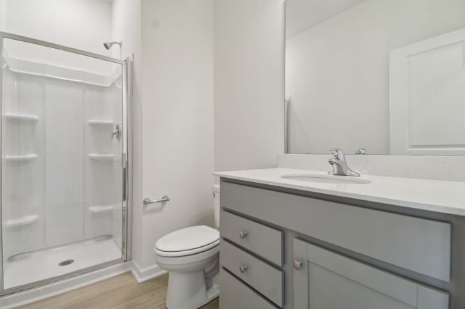 Bradley II - Bathroom