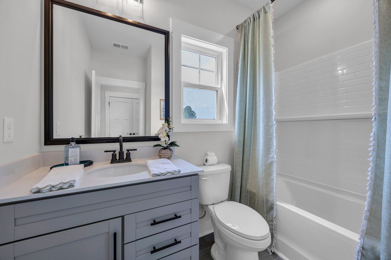 Wisteria II - Bathroom