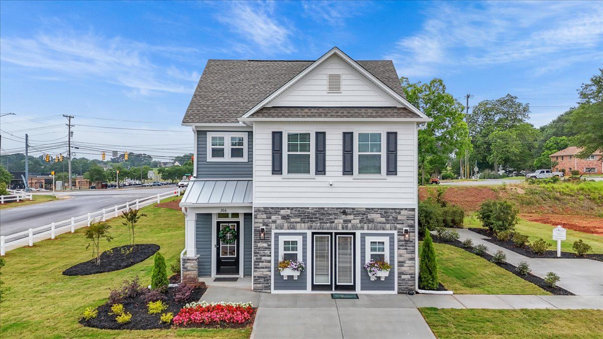 Crestfall II Front Exterior