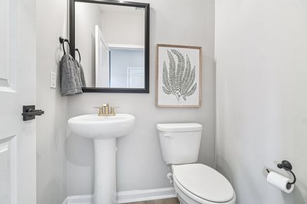 Dunbar II - Bathroom