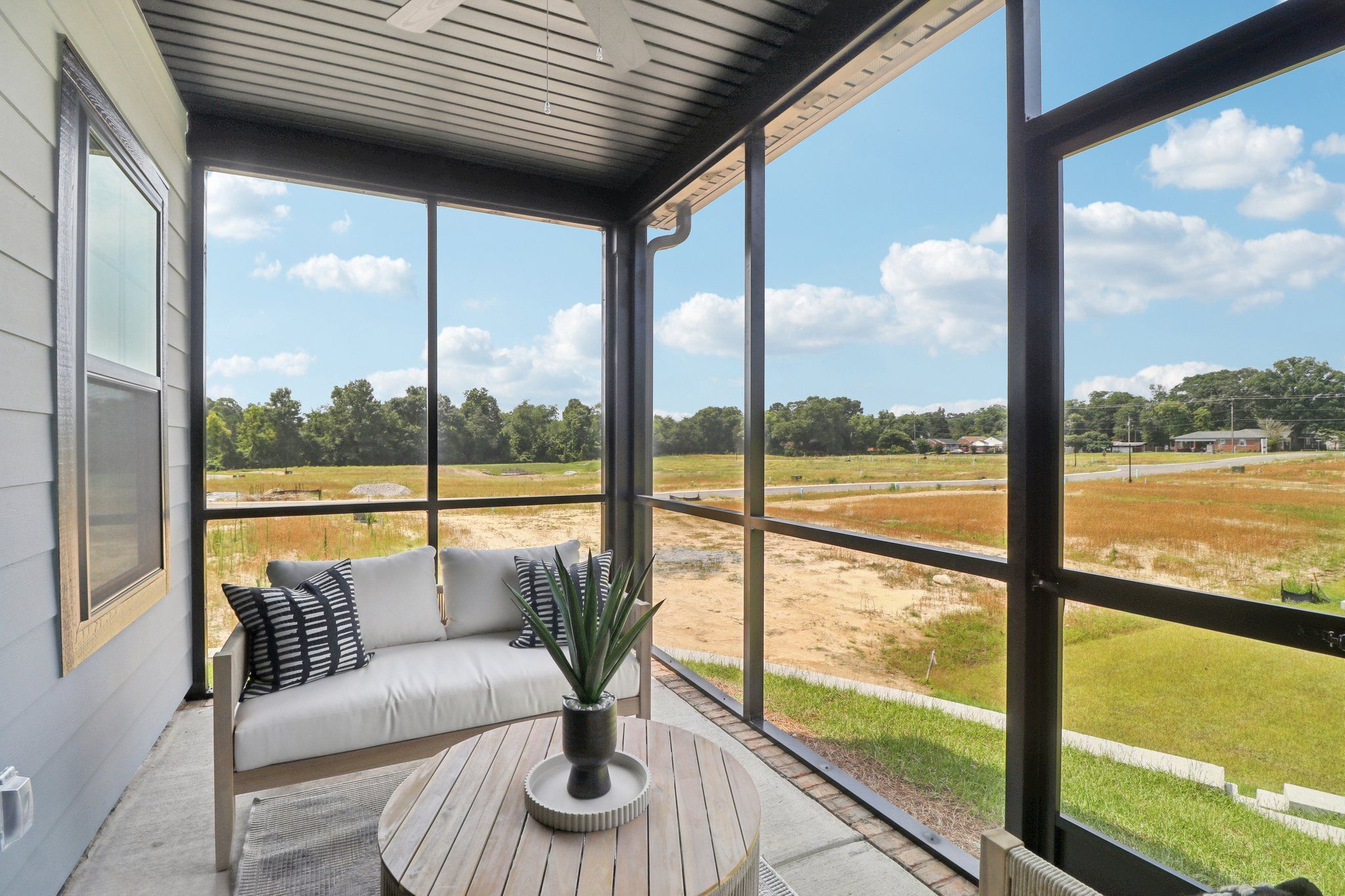 Dunbar II - Back Patio