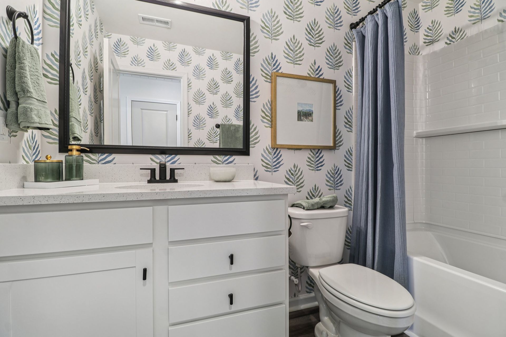 Earle - Bathroom