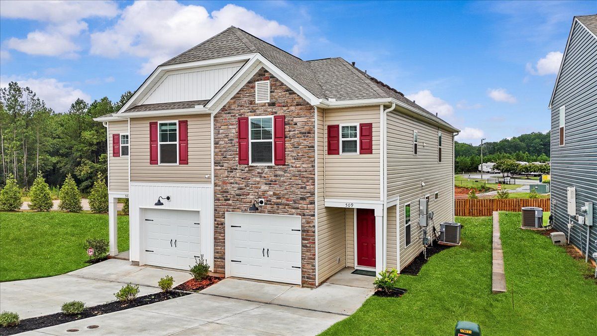 Palomino Front Exterior