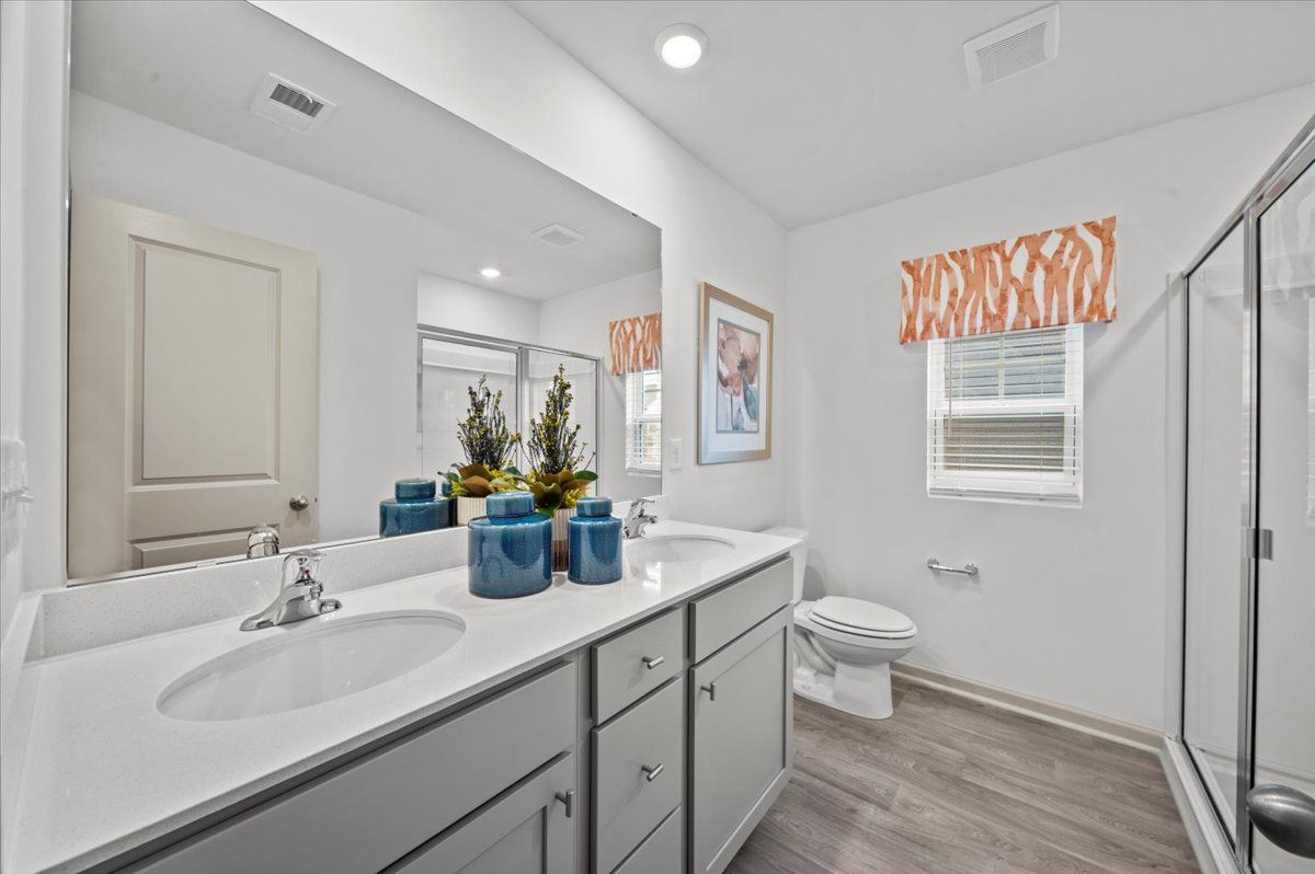 Palomino Primary Bath