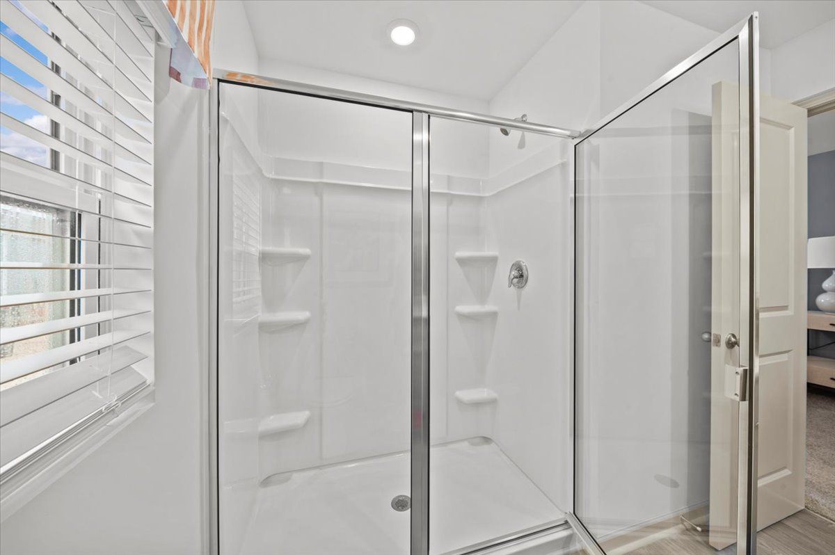 Palomino Primary Bath