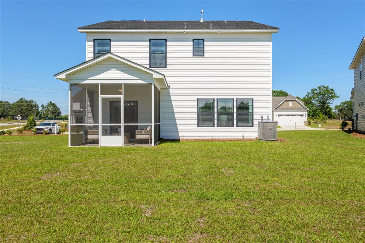 Benton II - Back Exterior